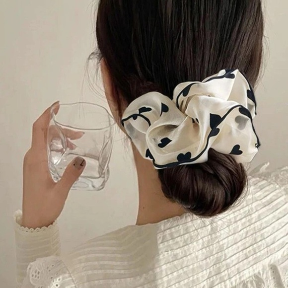 Romantic Sheer Scrunchie Set pf 3 – Hearts, Dots & Florals in Elegant Ivory main image 7